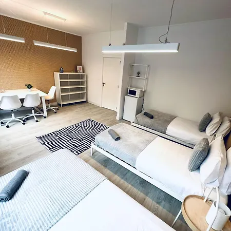 Luxury Rooms, Ideal For Tourists אכסניה *