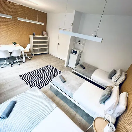 אכסניה Luxury Rooms, Ideal For Tourists *