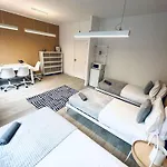 Luxury Rooms, Ideal For Tourists Ostello *